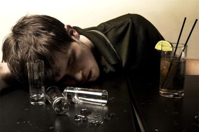 Алкоголизм - болезнь или вредная привычка?