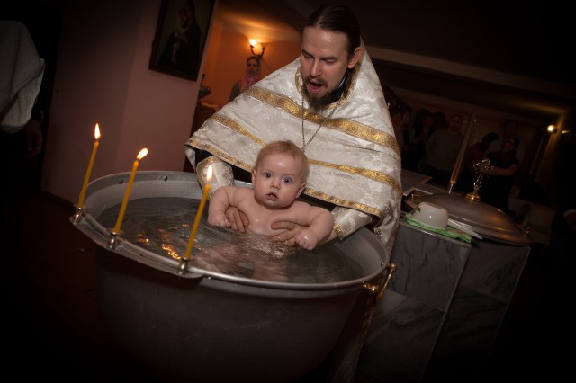 Image: Стоит ли крестить маленьких детей?